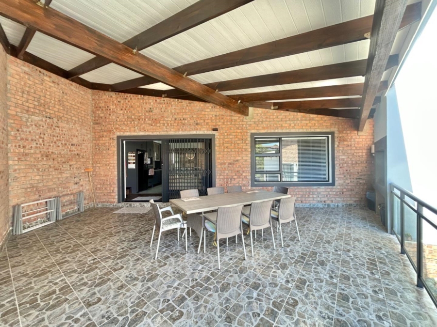 4 Bedroom Property for Sale in Noorsekloof Eastern Cape